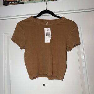 NWT L*Space Julia Ribbed Short Sleeve Crop Top in Camel - Size M